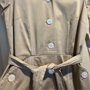 Liz Claiborne short sleeve casual tan dress. Size 12.